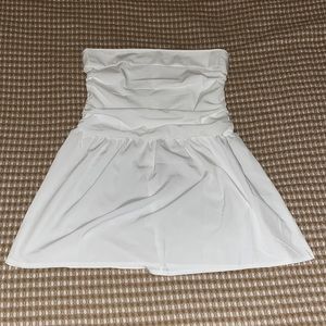 White strapless dress